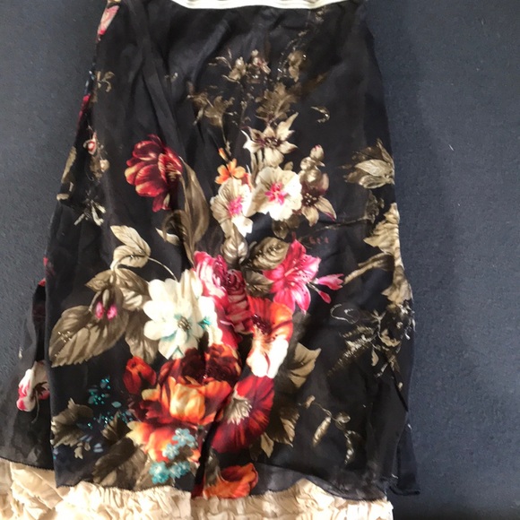 Rozae Nichols Dresses & Skirts - Long ankle length flower skirt